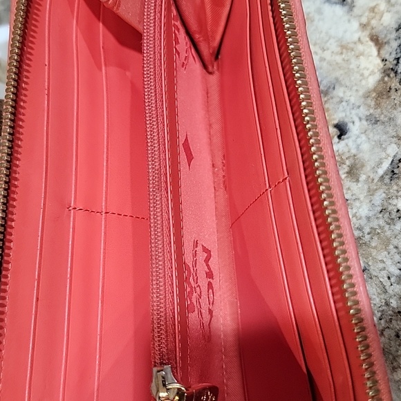 MCM Limited Edition Visetos Long Zip Around Wallet - Picture 9 of 11